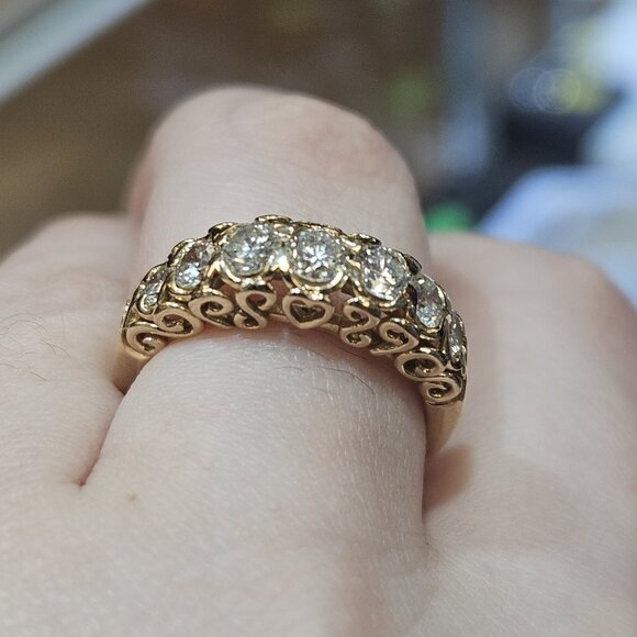 14K Yellow Gold Heart Scroll .92TCW 7 Diamond Band Ring Size 6.75 - Picture 7 of 16